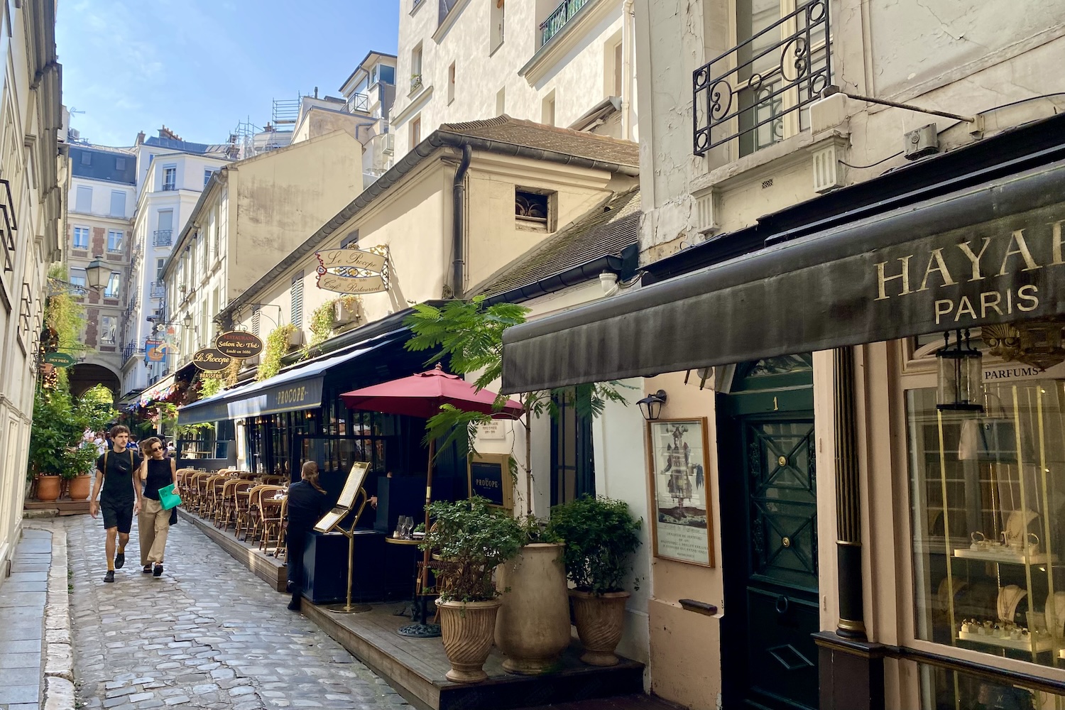 17th-century passageway in the Saint-Germain area of the Left Bank
